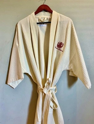 Albornoz FRETTE Waffle Unisex “Maison Orleans” Hecho en Turquía Foto 1 de 4