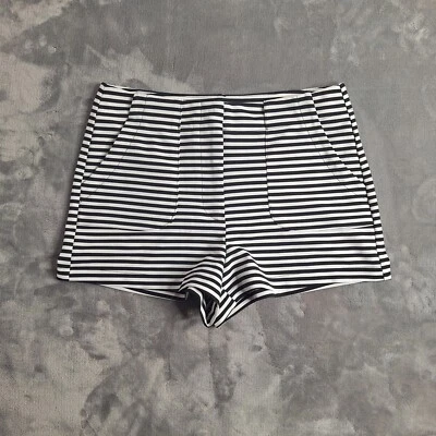Forever 21 女式黑色白色条纹短裤 S 码 — 第 1/4 张图片