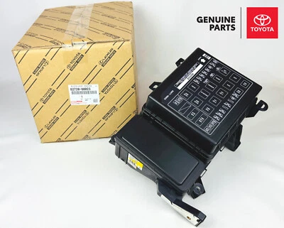 82720-60023 Lexus LX470 Toyota Land Cruiser OEM Engine Room Junction Block - Image 1 of 4