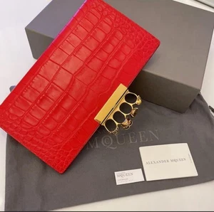 Bolso Clutch Alexander McQueen Calavera Nudillo Cuero Rojo Dorado Auténtico Usado - Imagen 1 de 11