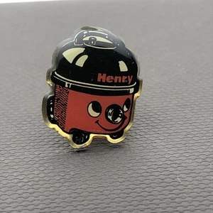 Henry Hoover Red Pin Badge Vintage Gold Tone Collectible Advertising 2 Cms - Picture 1 of 10