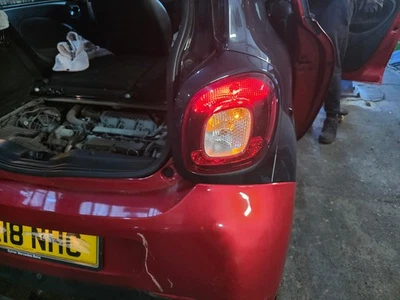 Luz trasera derecha Smart Forfour Prime 453 2018 0,9 gasolina MK2 REF4413 Foto 1 de 4