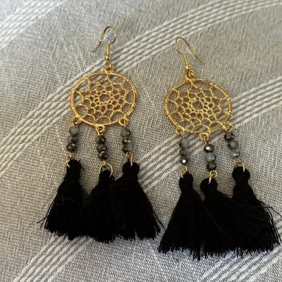 Pendientes de joyería de moda atrapasueños dorados con borlas y cuentas negras nuevos sin etiquetas Foto 1 de 4