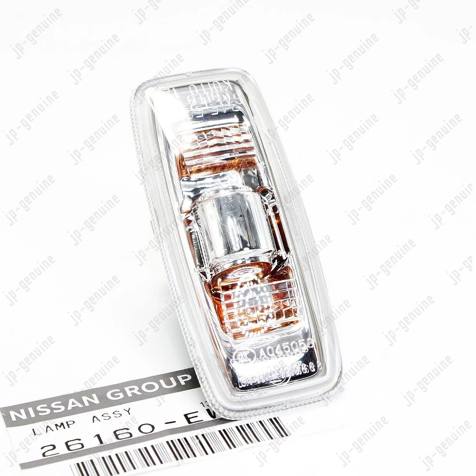 Genuine OEM  NISSAN INFINITI M35 M45 26160-EW00A Side Marker Light Lamp Assembly - Image 1 of 4