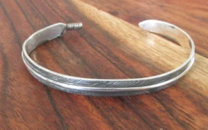 Signed Navajo A.Martin 925 Sterling Silver Feather Cuff Bracelet - Picture 1 of 12