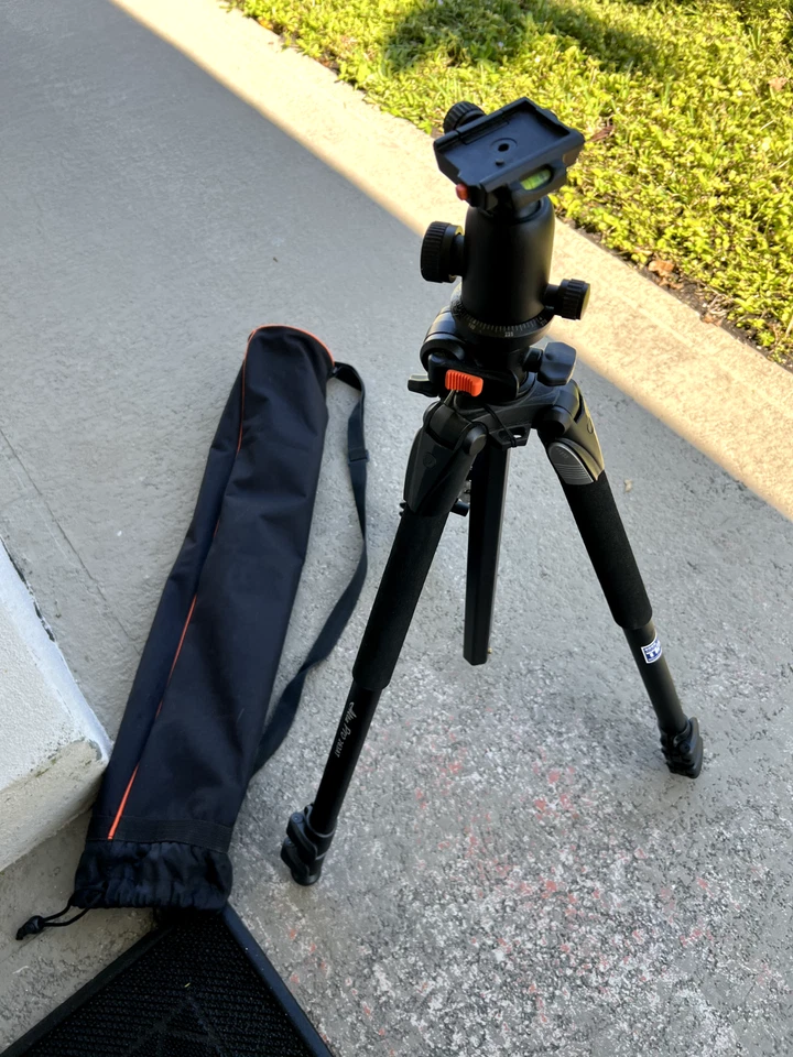 Vanguard Alta Pro 263AB 100 Aluminum Tripod with SBH-100 Ball Head - Image 1 of 1