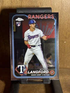 2024 Topps Chrome Update Wyatt Langford Rookie Debut (RC) #USC37 Rangers  - Imagen 1 de 2