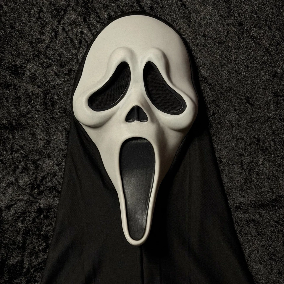 Deluxe Scream 7 Style Killer EU Mask - Image 1 of 4