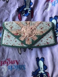 Irregular Choice Patty Clutch Bag Floral Heart Accent Brand New With Tags mutiny - Picture 1 of 2