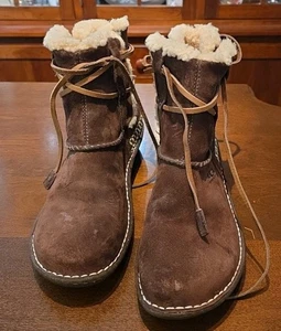 UGG Cove Ankle Boots Women's Size 10 Brown Suede Leather Shearling Lined. SJS - Picture 1 of 17