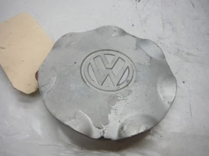 1999 VOLKSWAGON CABRIO M/T WHEEL CENTER CAP #3 OEM 1998 2000 2001 - Picture 1 of 8