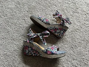 L'Artiste Sandals Womens Size 38 Ellimae Floral Espadrille Wedges WORE ONCE - Picture 1 of 6