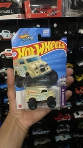 Hot Wheels Monster Dairy Delivery - Picture 1 of 1