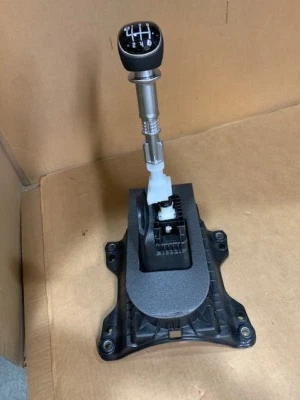 FITS 2015 FIAT 500L SHIFTER 5SV41JXWAA - NOVO FABRICANTE DE EQUIPAMENTO ORIGINAL - Imagem 1 de 4