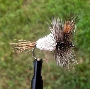 Irresistible Dry Fly -- Hairwing Version --Various Colors/Sizes -- 3 Flies - Picture 1 of 6