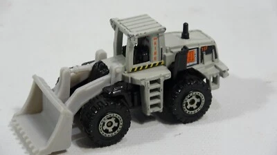 Matchbox 2007 Quarry Kin Grey Front End Loader MB 737 - Image 1 of 4
