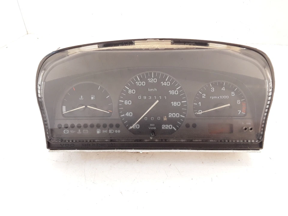 Cuadro de instrumentos velocímetro Seat Toledo MK1 1995 LHD 81117785 Foto 1 de 4