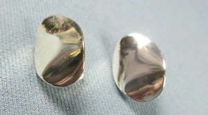 Avon Shiny Silver Tone Small Dainty Clip On Earrings - Picture 1 of 8