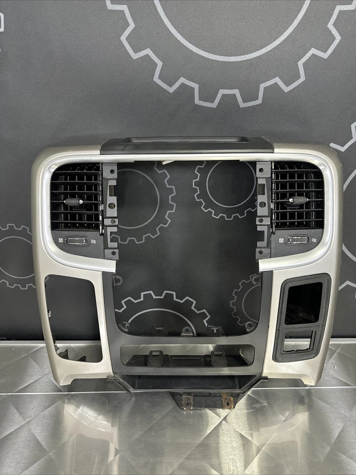 Dodge Ram 1500 2500 3500 2013-2018 radio tablero bisel ventilación central gris plata Foto 1 de 4