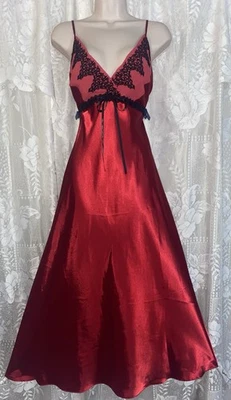 De Colección L XL DELICADO Rojo Satinado Camisón Negligee Vestido con Inserción Negra Crochet Encaje Foto 1 de 4
