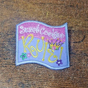 Girl Scouts SMART COOKIE RULE! Sales Fun Patch Pin Back Little Brownie Baker NOS - Picture 1 of 3