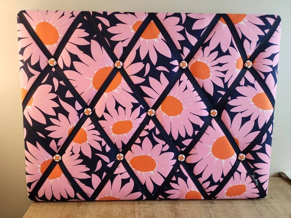 Vera Bradley "Loves Me" Ribbon Photo Memo Bulletin Board 18×24 Pink Daisy Blue - Image 1 of 4