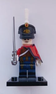 Miniatur Napoleonischer Russischer Gardehusar mit Sockel & Stoffumhang. NEU - Bild 1 von 5