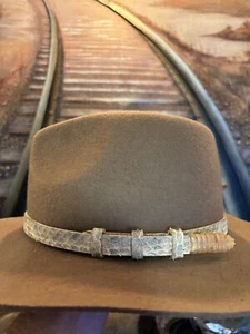 Fascia cappello serpente a sonagli nuova. Fatto a mano. Con sonagli. regolabile. - Foto 1 di 8