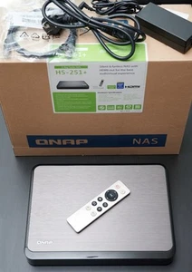 QNAP HS-251+ NAS (uszkodzony) z oryginalnym opakowaniem i akcesoriami - Zdjęcie 1 z 4