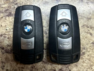 BMW 325i GENUINE OEM KEYS - Picture 1 of 3