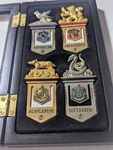 Harry Potter Box Set - Hogwarts House Metal Bookmarks - Warner Brothers - Picture 1 of 6