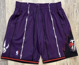 Pantalones Cortos de Baloncesto Toronto Raptors Mitchell & Ness NBA Swingman Para Hombre Talla Grande - Imagen 1 de 7