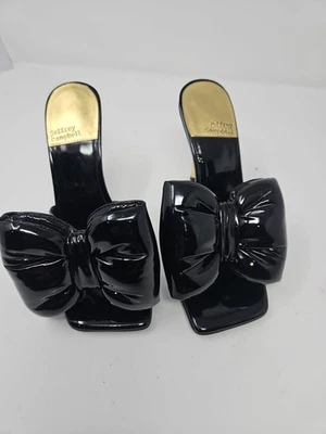 Tacones altos Jeffrey Campbell con lazo, charol negro, talla 6,5 Foto 1 de 4