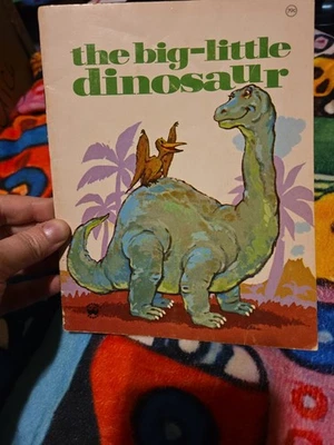 Vintage Children's Wonder Book ~ THE BIG-LITTLE DINOSAUR Softcover 1981 - Image 1 of 4