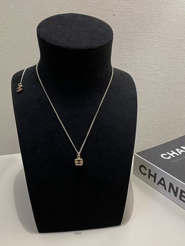 ?CHANEL Collana CCS design piccolo cubetto di zucchero ferramenta oro chiaro 24C