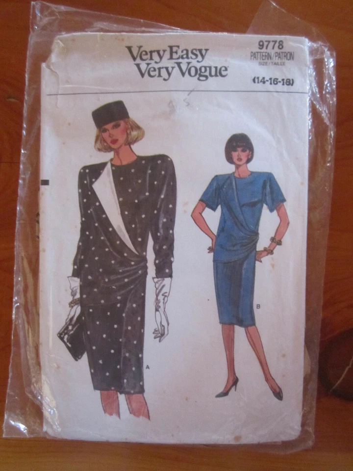 VERY EASY VOGUE  PATTERNS NO. 9778   **** MUST SEE * - Image 1 of 1