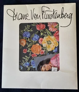 Vintage DIANE VON FURSTENBERG Scarf 100% Silk Floral 42” Square NWT - Picture 1 of 6