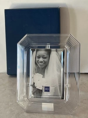 MIKASA Glass beveled Picture frame 5”x7” Model WY202/575 - Image 1 of 4