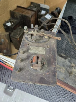 Signal Electric MFG. CO. Morse Code Telegraph Key - Image 1 of 4
