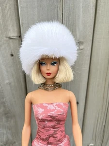 SALE ~ Weißer Nerz Pelzmütze für Vintage Fashion Queen & American Girl Barbie ~ Dimitha - Bild 1 von 12