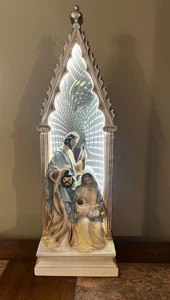 Holy Family Infinity Light With LED Backdrop 23" Tall Religious Figurine - Picture 1 of 3