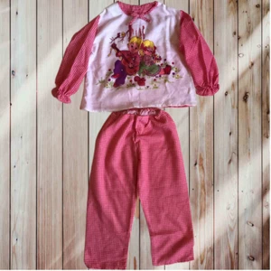 Vintage Girl's 2 Piece Top & Bottom Checkered Pajamas. Boy and Girl at the park. - Picture 1 of 6