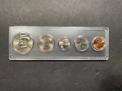 2011 Birth Year Set 5 Coins - Image 1 of 2