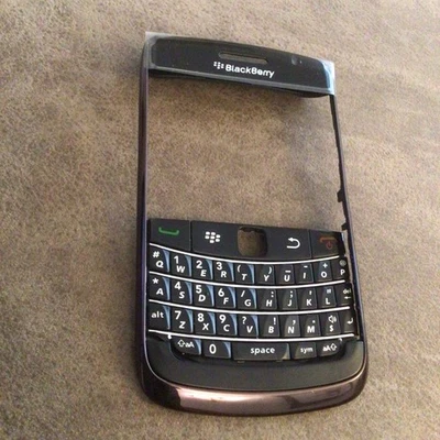 Funda y teclado de repuesto para fascia frontal Blackberry Bold 9700 Foto 1 de 4