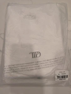 Camiseta Taylor Swift TTPD Capital One Exclusiva Talla Mediana NUEVA SELLADA - Imagen 1 de 4