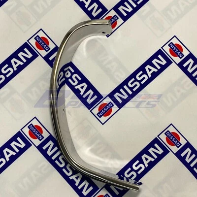Moldura de rejilla de radiador envolvente DATSUN 1200 derecha genuina (se adapta a Nissan B110 Ute) Foto 1 de 4