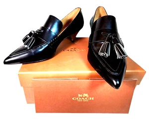 Mocasín COACH Betty Tacones Plateados Cuero Negro Sin Cordones Punta Talla 7 B-NUEVO EN CAJA - Imagen 1 de 24