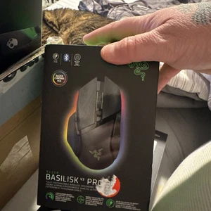 Razer Basilisk V3 Pro 35K Wireless Ergonomic RGB Gaming Mouse Black - Bild 1 von 1