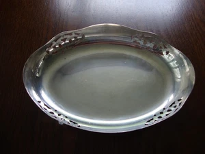 E.P.N.C. VINTAGE OVALE DURCHBOHRTE DESIGN SCHALE - 10,25 x 7,25 Zoll - SEHR GUTER ZUSTAND - Bild 1 von 3
