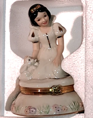 (8) LENOX Snow White & The Seven Dwarfs Treasure Box Disney W/ Charms/Shelf NOS - Image 1 of 4